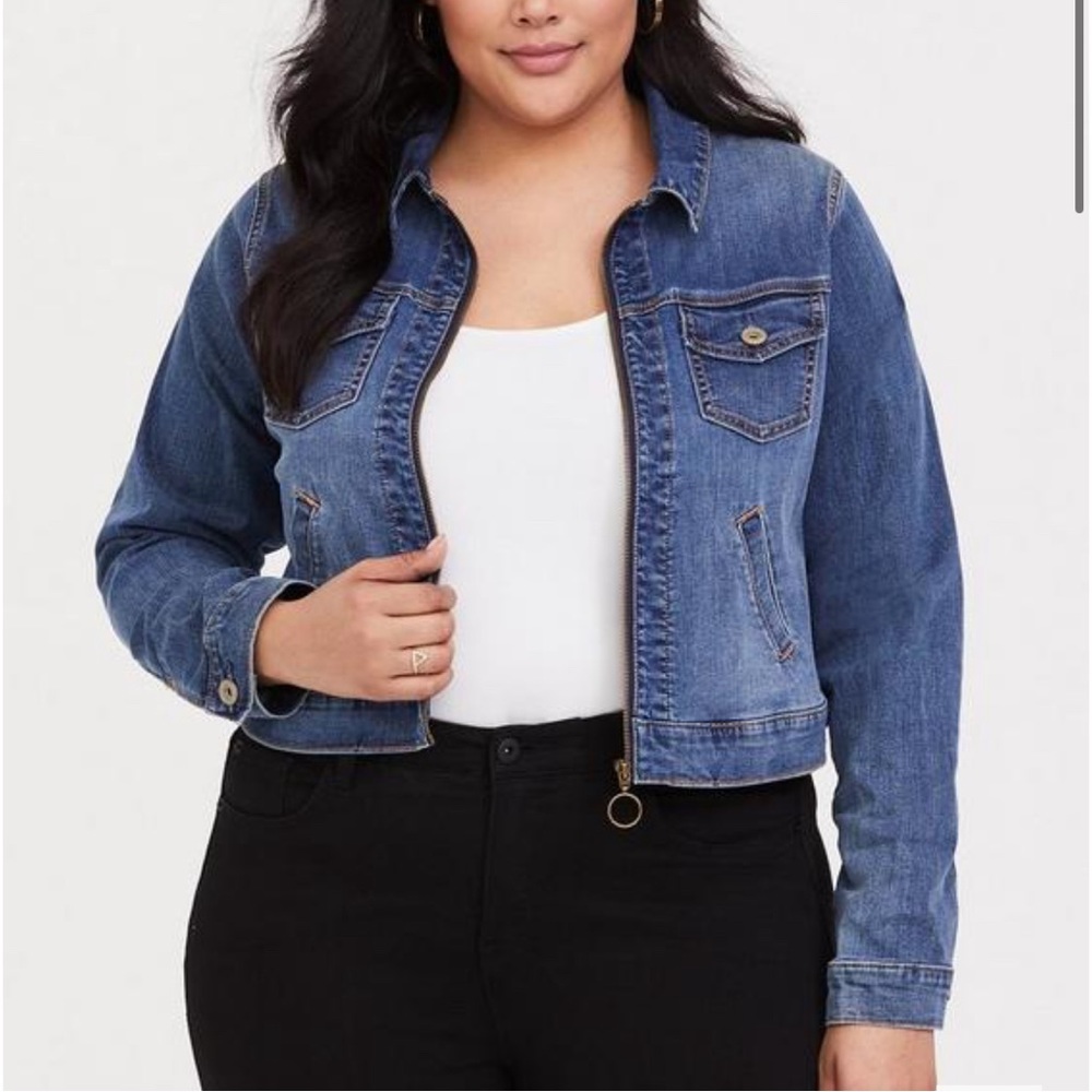 Torrid Medium Wash Crop Denim Jacket Size 1/1X/14-16